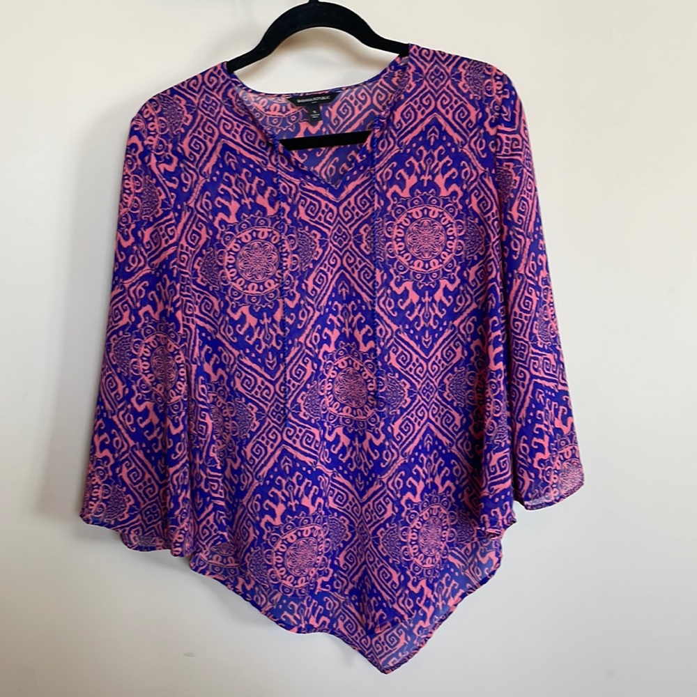 Banana Republic Sheer pattern blouse